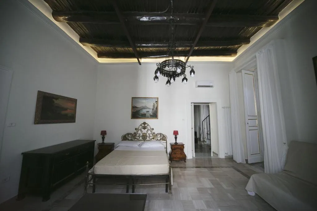 Room, Area Angioina Suites, Naples