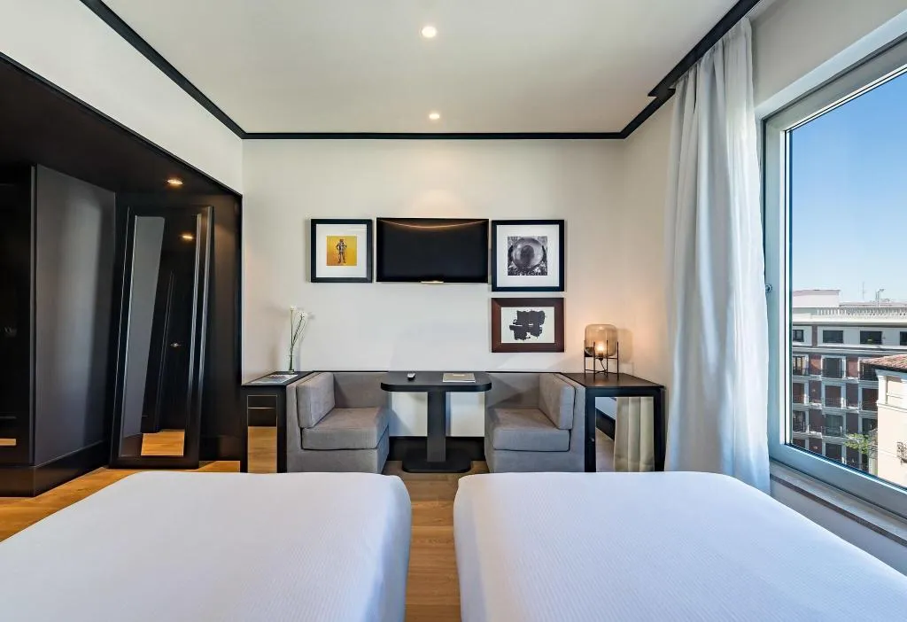 DOUBLE CITY VIEW KING BED Room, H10 Puerta de Alcala 4* Sup., Madrid