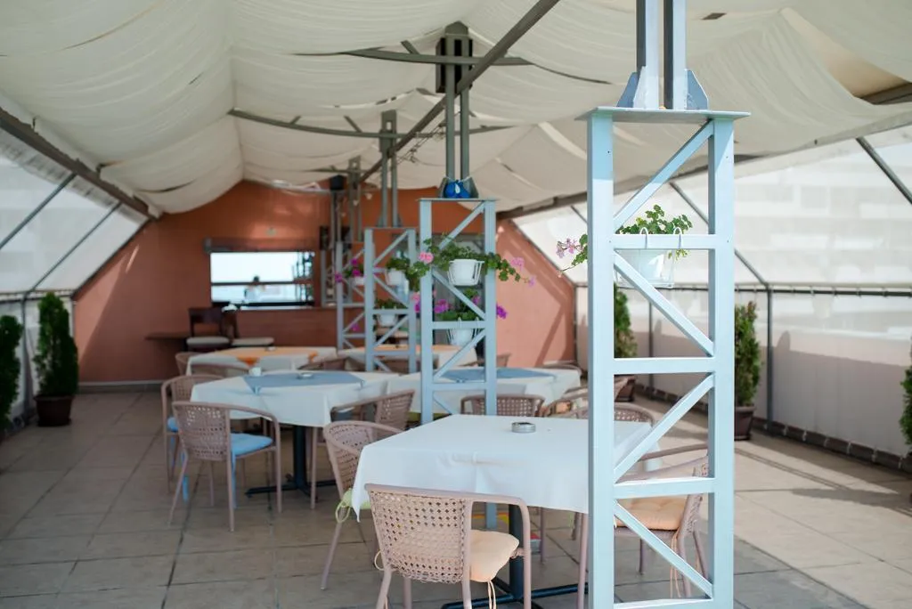 Terrace, Amiral, Varna