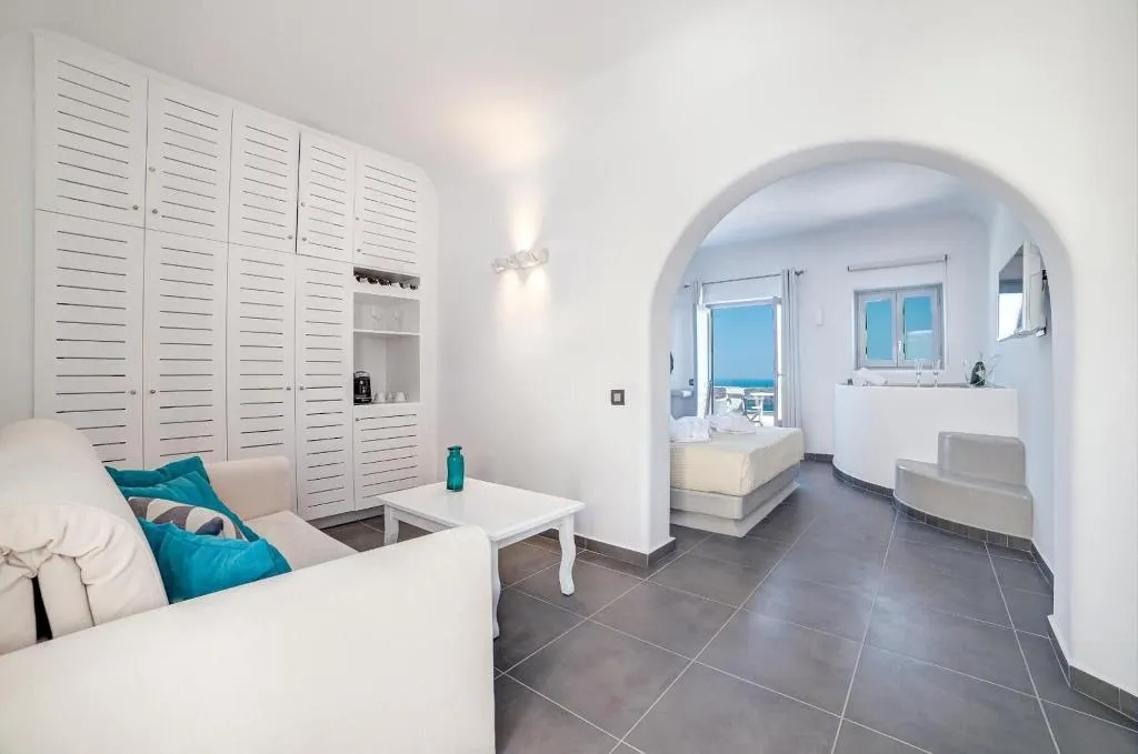 Room, Unique Suites, Santorini