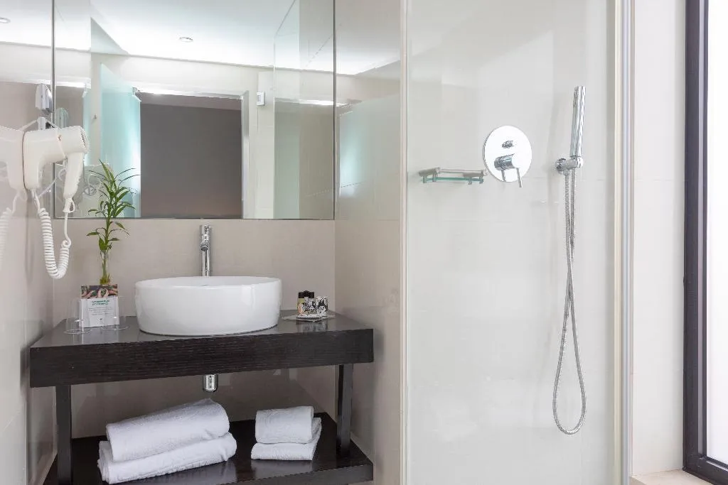 TRIPLE SUPERIOR Room, Czar Lisbon Hotel, Lisbon