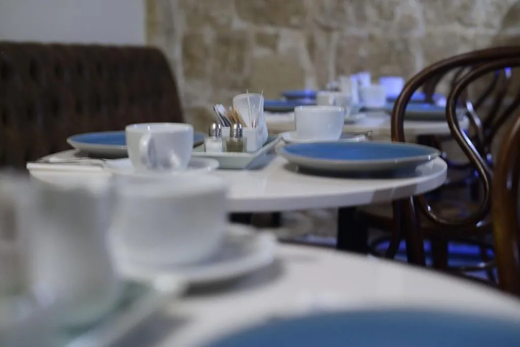 Restaurant, The Burrow Guest House, Malta