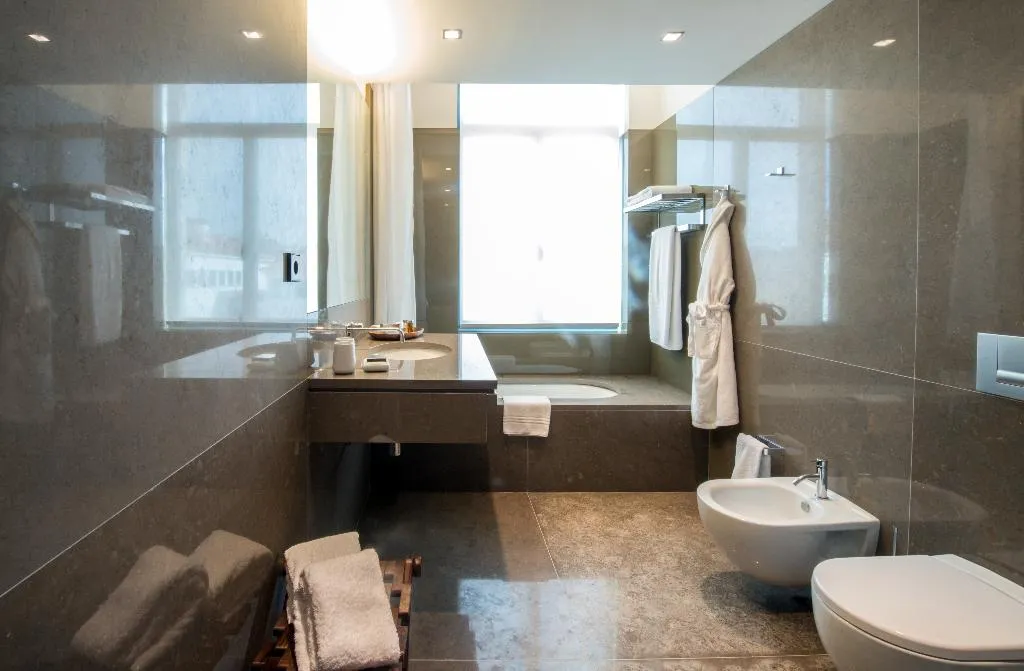DOUBLE SINGLE USE CLASSIC Room, The Editory Artist Baixa Hotel, Porto