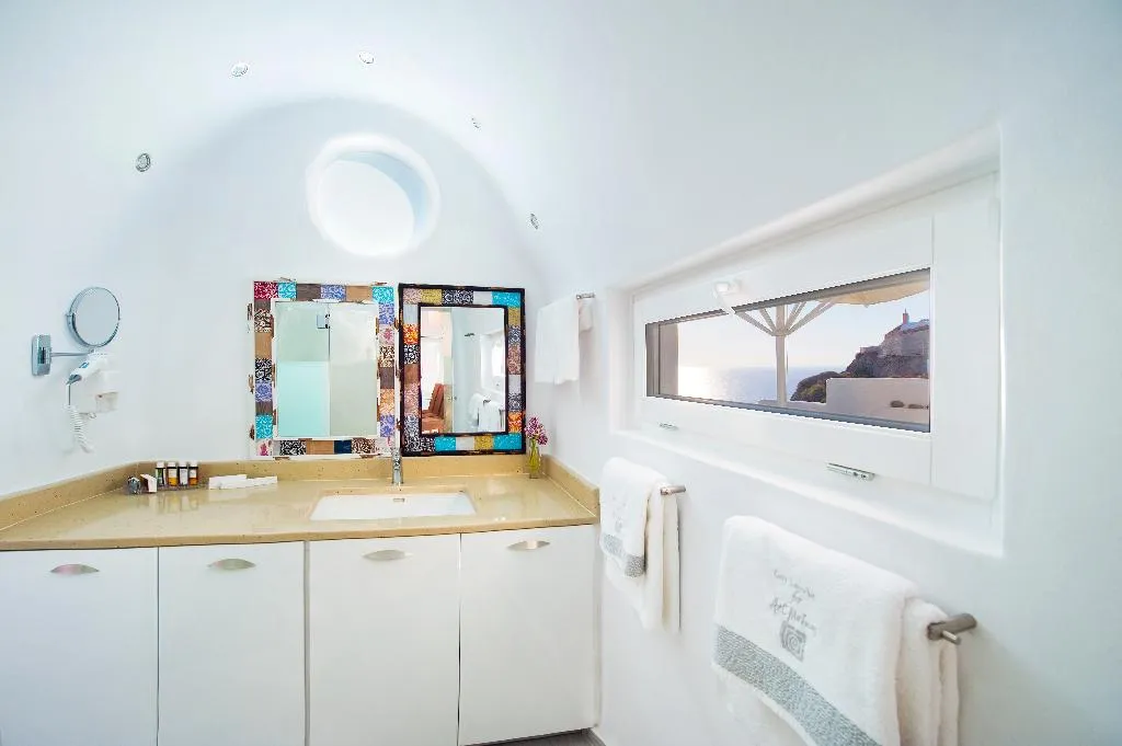 VILLA WITH PRIVATE POOL Room, Hyperion Oia Suites, Santorini