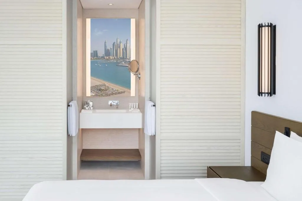 TWIN PREMIUM SEA VIEW Room, Radisson Beach Resort Palm Jumeirah, Dubai