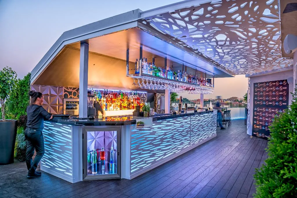 Terrace, Aparthotel Veramar, Costa Del Sol