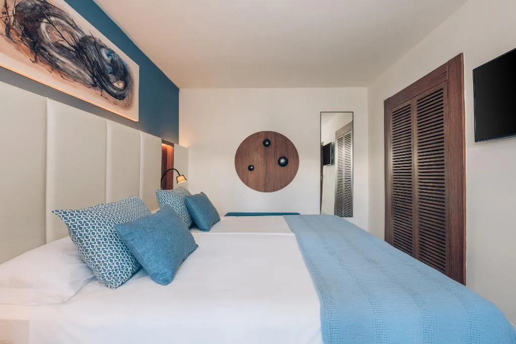 FAMILY ROOM STANDARD Room, Iberostar Selection Playa de Muro Village, Majorca