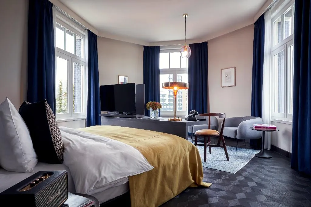 JUNIOR SUITE STANDARD Room, Park Centraal Amsterdam, part of Sircle Collection, Amsterdam