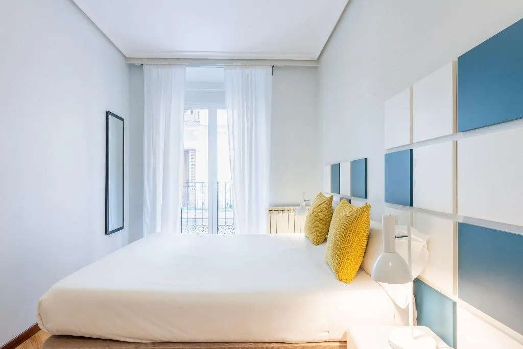 APARTMENT TWO BEDROOMS Room, Smartr Chueca, Madrid