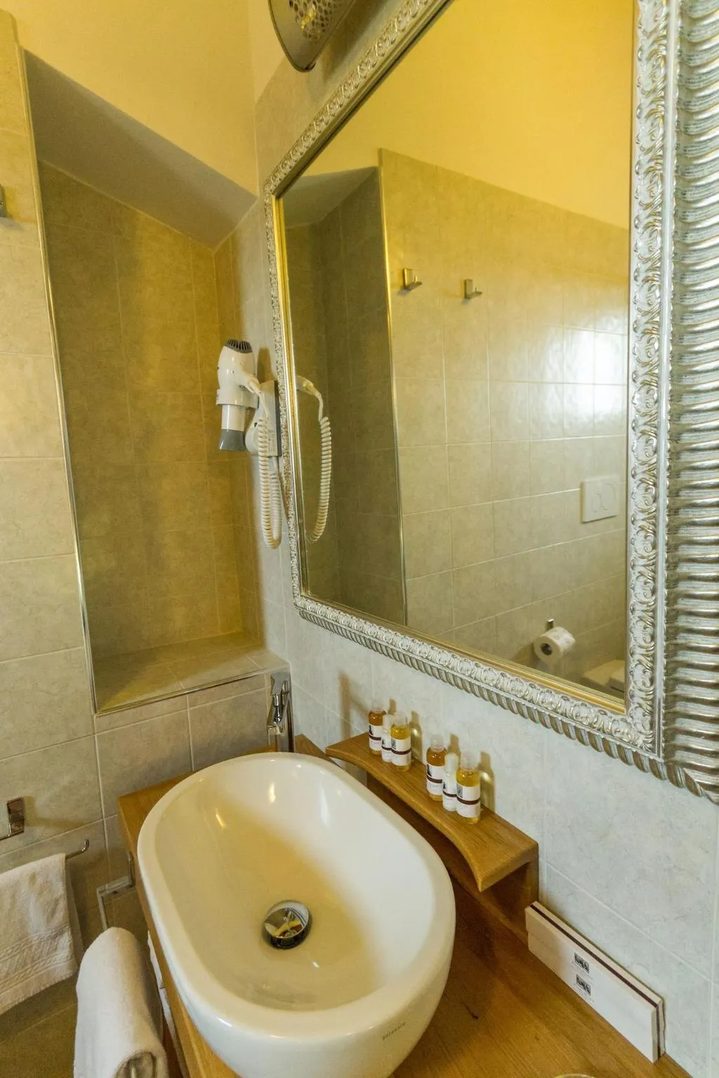 Room, Tenuta Borgo Santa Cecilia, Umbria
