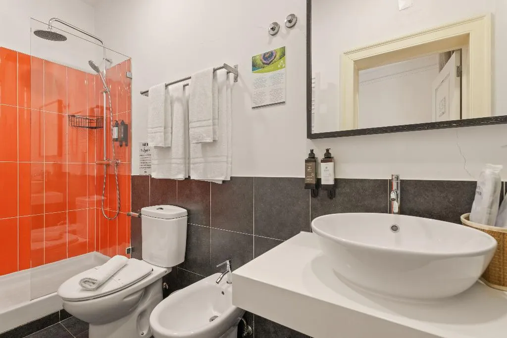 DOUBLE SUPERIOR WITH DOUBLE BED Room, Casa do Bairro by Shiadu, Lisbon