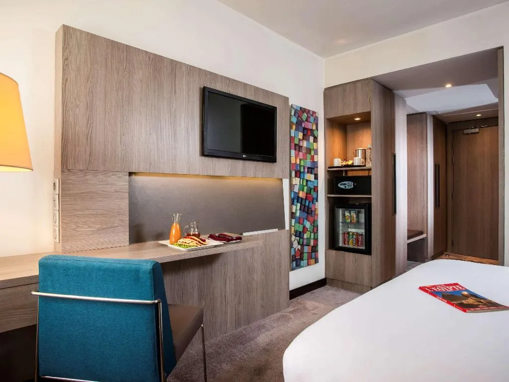 DOUBLE SUPERIOR POOL VIEW Room, Novotel Cairo Airport, Cairo