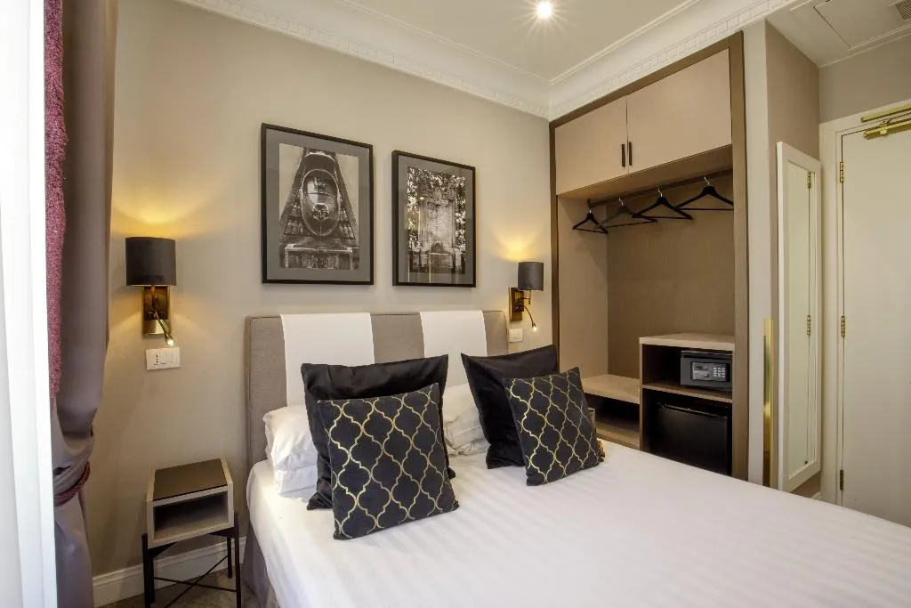 DOUBLE STANDARD Room, Condotti Boutique Hotel, Rome