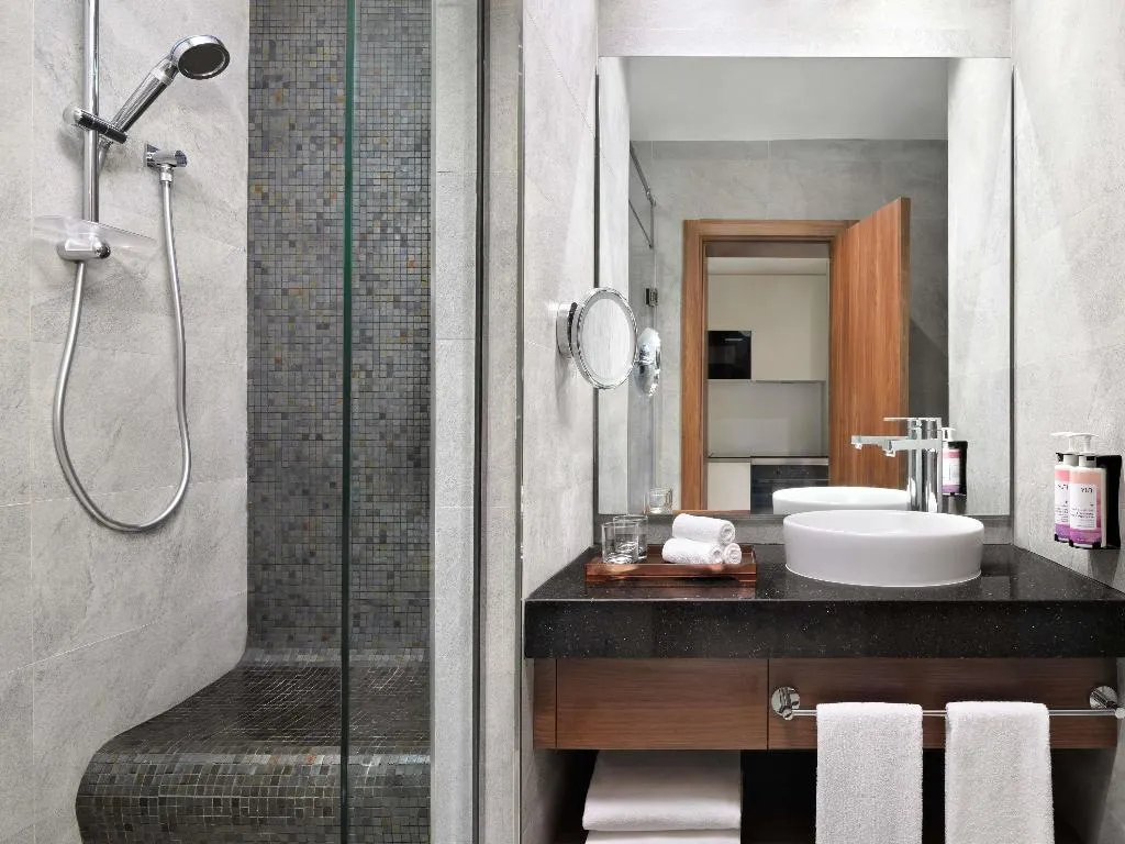Room DELUXE KING BED Room, Movenpick Hotel Apartments Downtown Dubai, Dubai