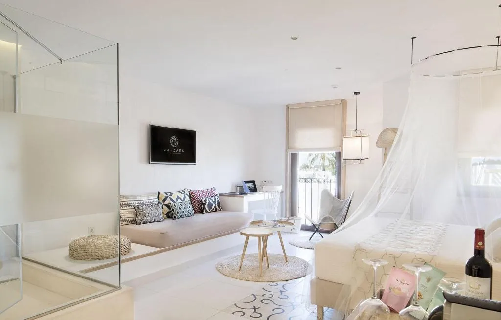 Room, Gatzara Suites Santa Gertrudis, Ibiza