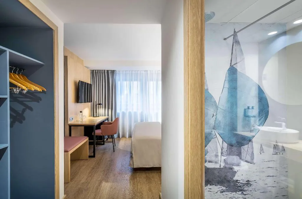 FAMILY ROOM STANDARD Room, Occidental Alicante, Costa Blanca