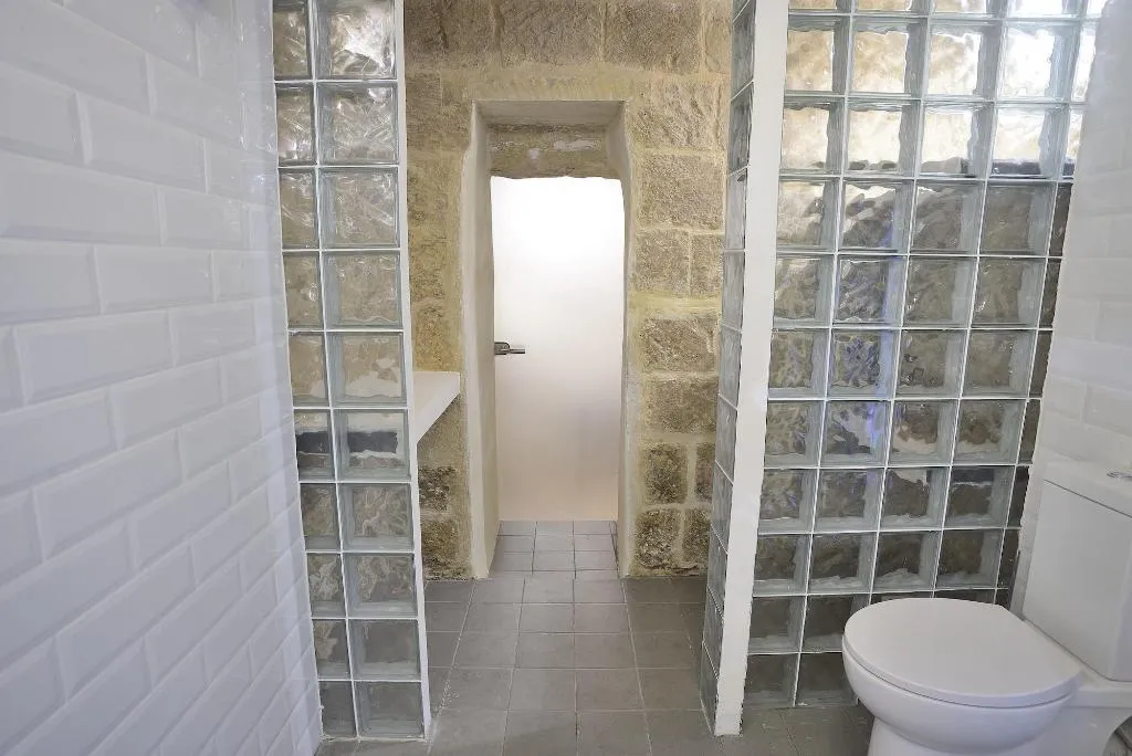 Room, The Burrow Guest House, Malta