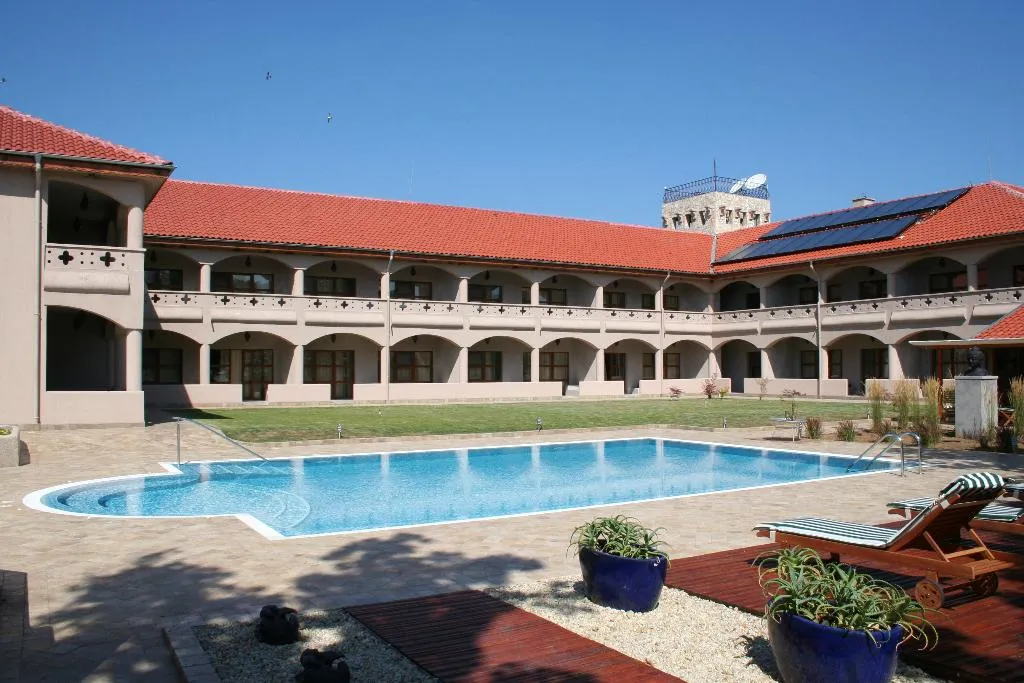 Pool, Hotel Mellow, Bourgas