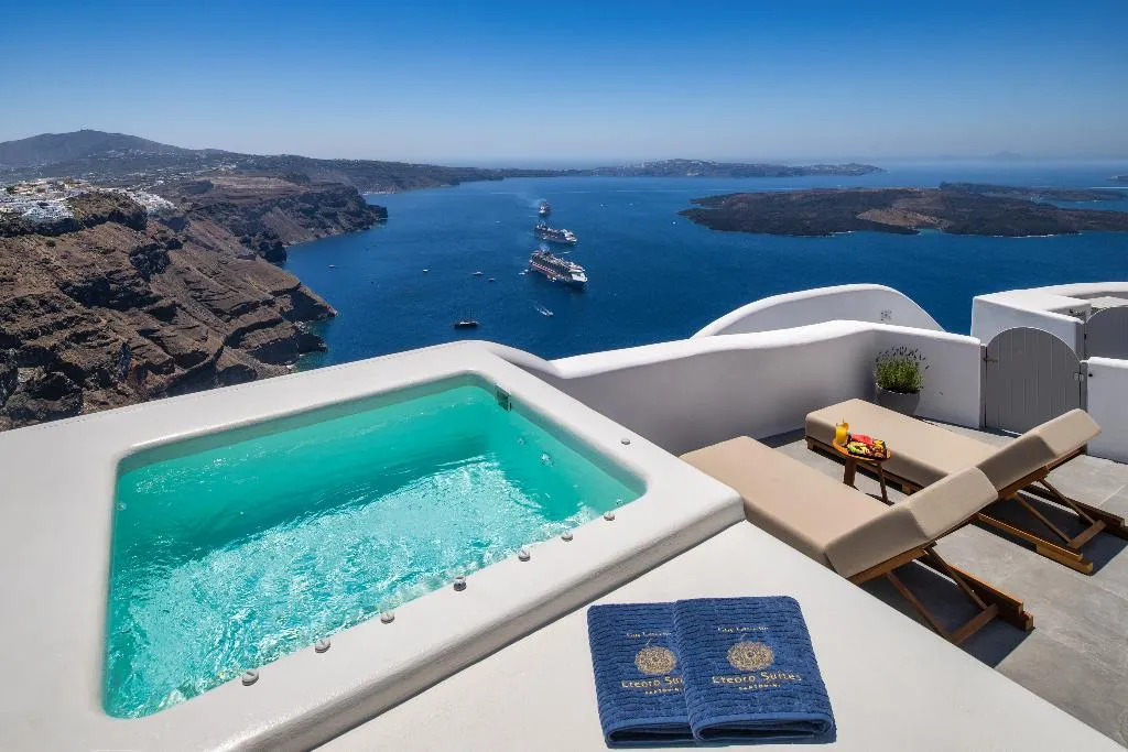 CAVE WITH JACUZZI Room, Eteoro Suites, Santorini