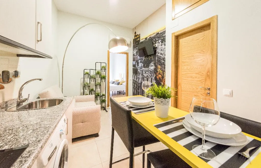 APARTMENT CAPACITY 3 ONE BEDROOM Room, Smartr Chueca, Madrid