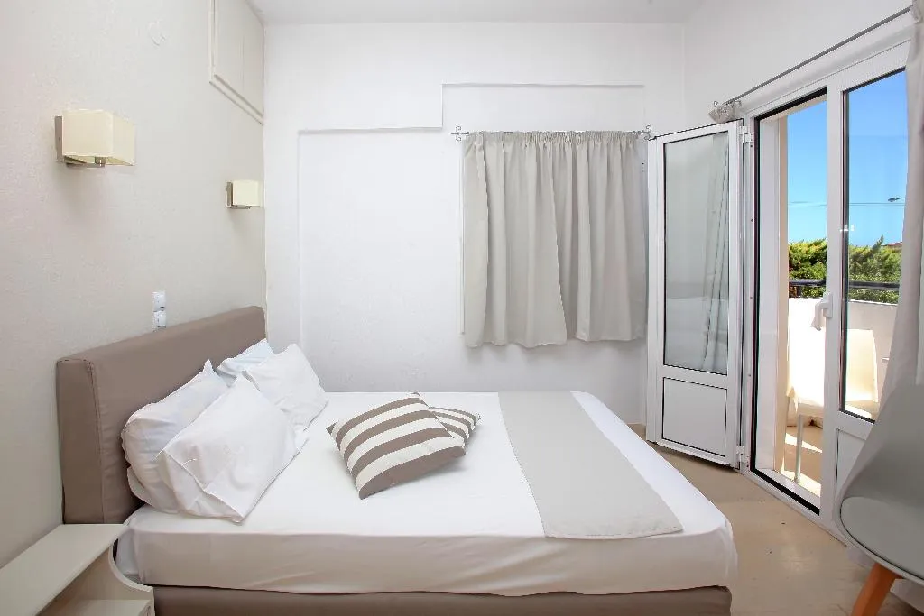 APARTMENT SUPERIOR CAPACITY 4 Room, Iraklis, Crete