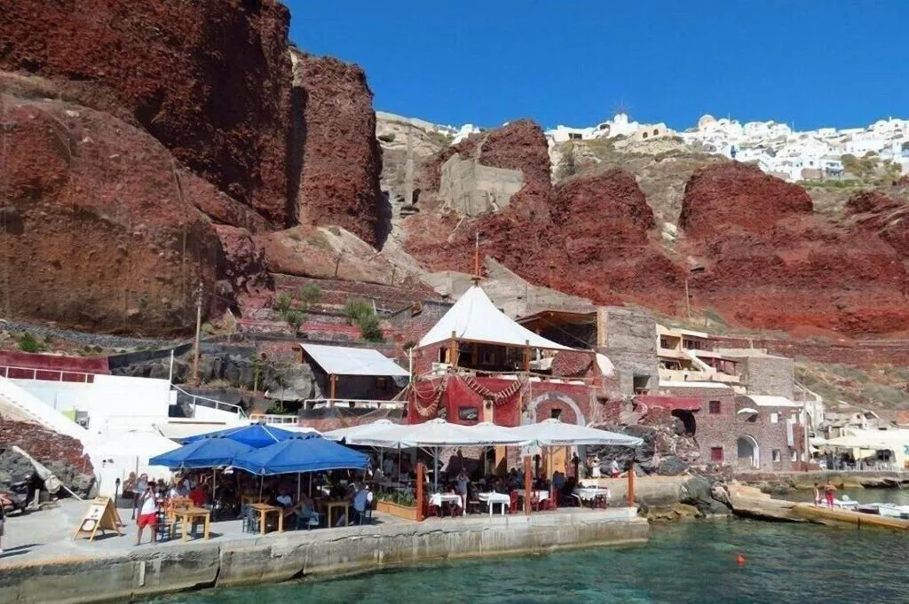 Sports and Entertainment, Pleasure Beachside Studios, Santorini
