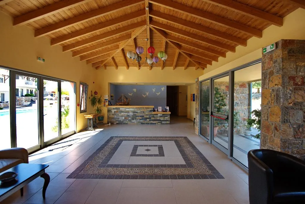 Lobby, 4 Epoches, Skiathos
