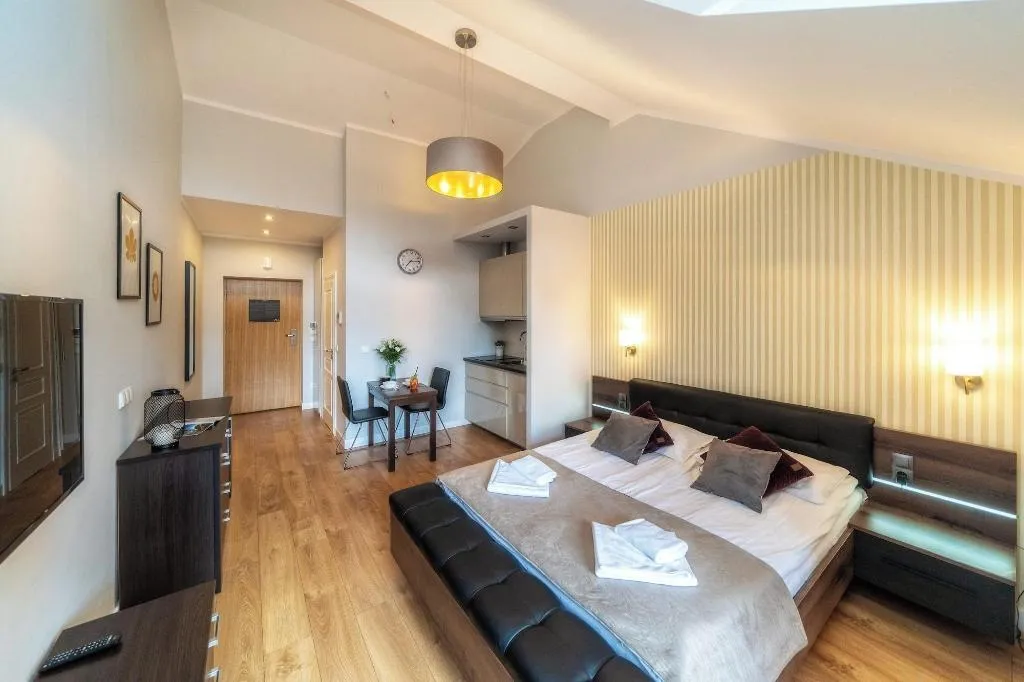 Room, ApartHotel Giewont, Krakow