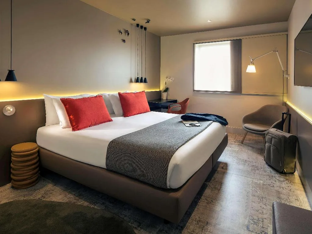 DOUBLE SUPERIOR WITH DOUBLE BED Room, Mercure Porto Centro Santa Catarina, Porto