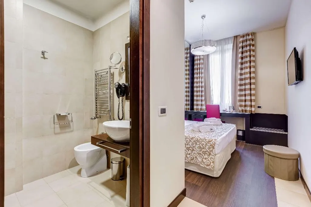 DOUBLE QUEEN SIZE BED Room, Best Western Cinemusic Hotel, Naples