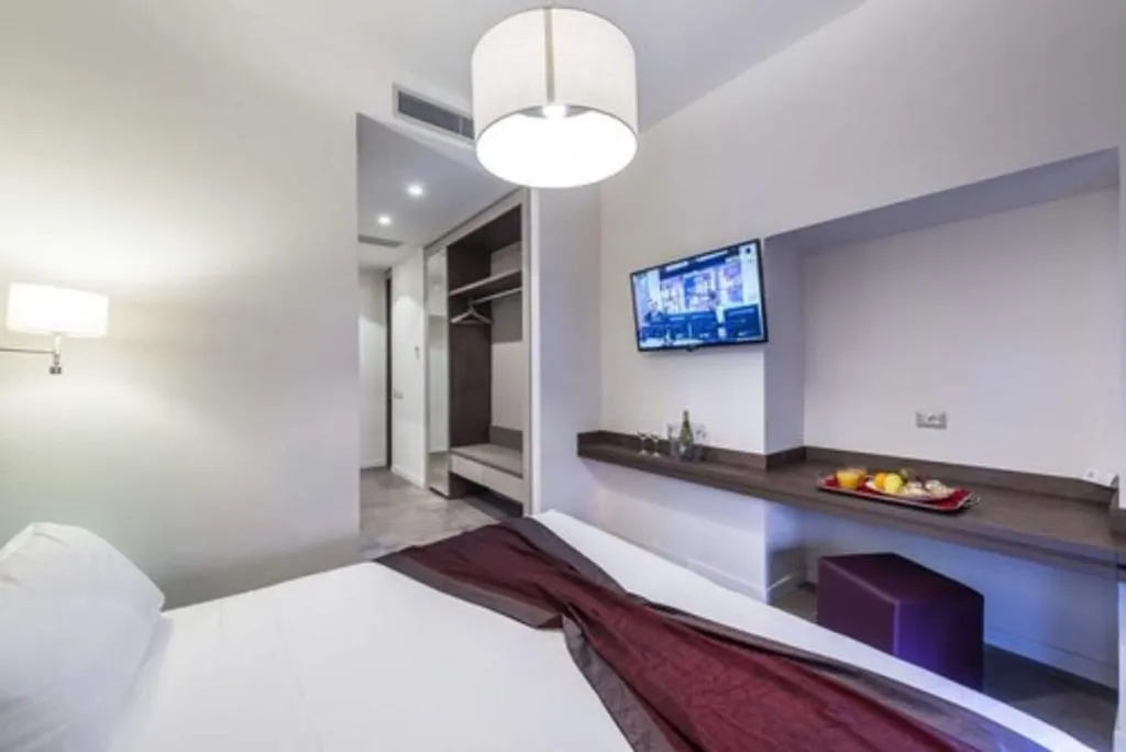 DOUBLE SUPERIOR Room, California, Rome