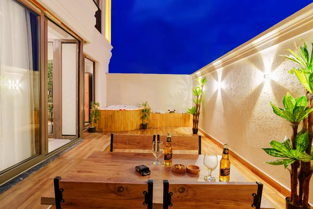SUITE KING BED WITH JACUZZI Room, Mrt Suites Lara, Antalya