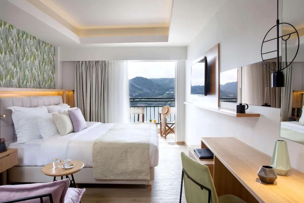 Room DELUXE SEA VIEW Room, Dolce Attica Riviera, Athens