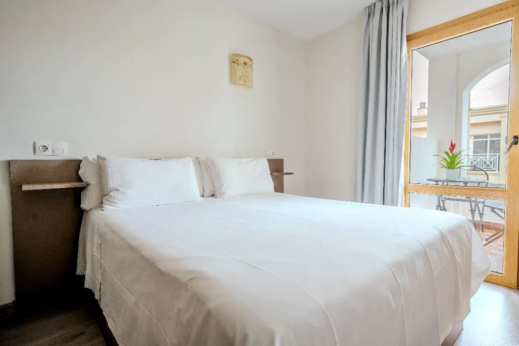 FAMILY ROOM WITH BALCONY Room, Nura Santa Ponsa Pins, Majorca