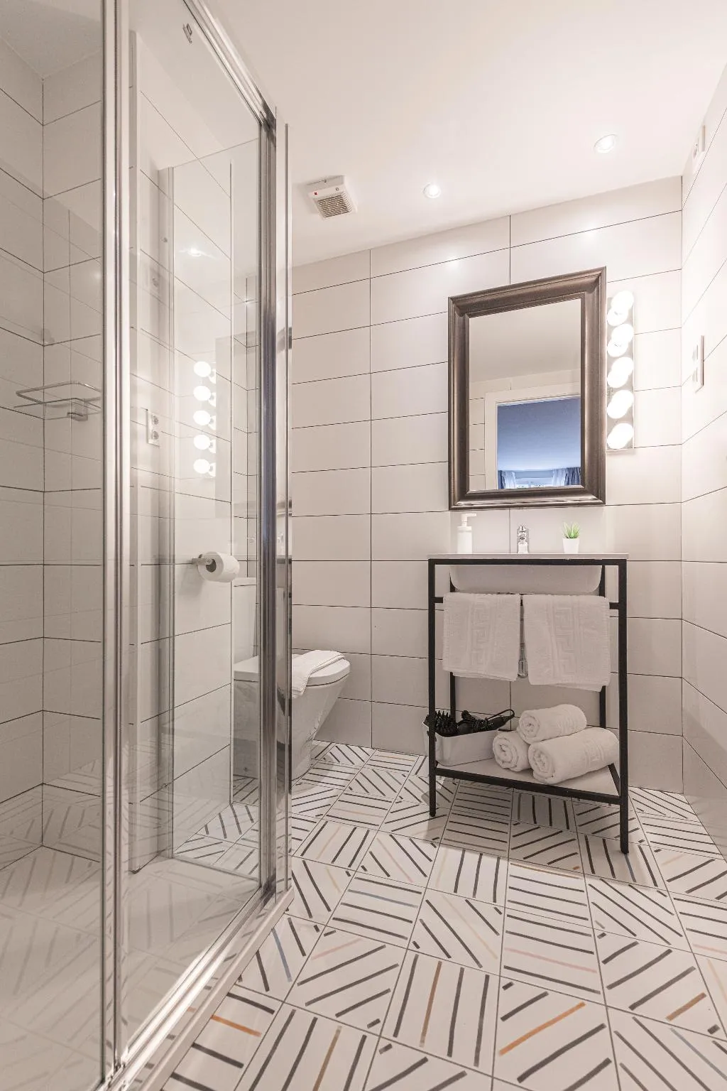 TRIPLE STANDARD Room, House by pillow, Barcelona