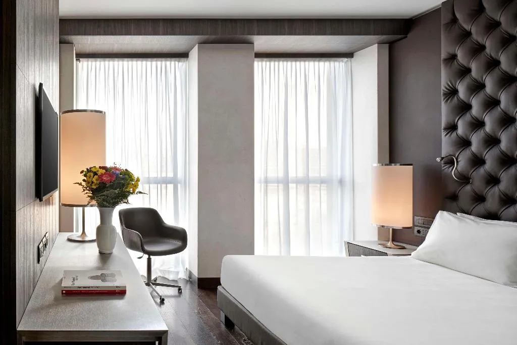 DOUBLE KING SIZE BED Room, Hyatt Centric Milan Centrale, Milan