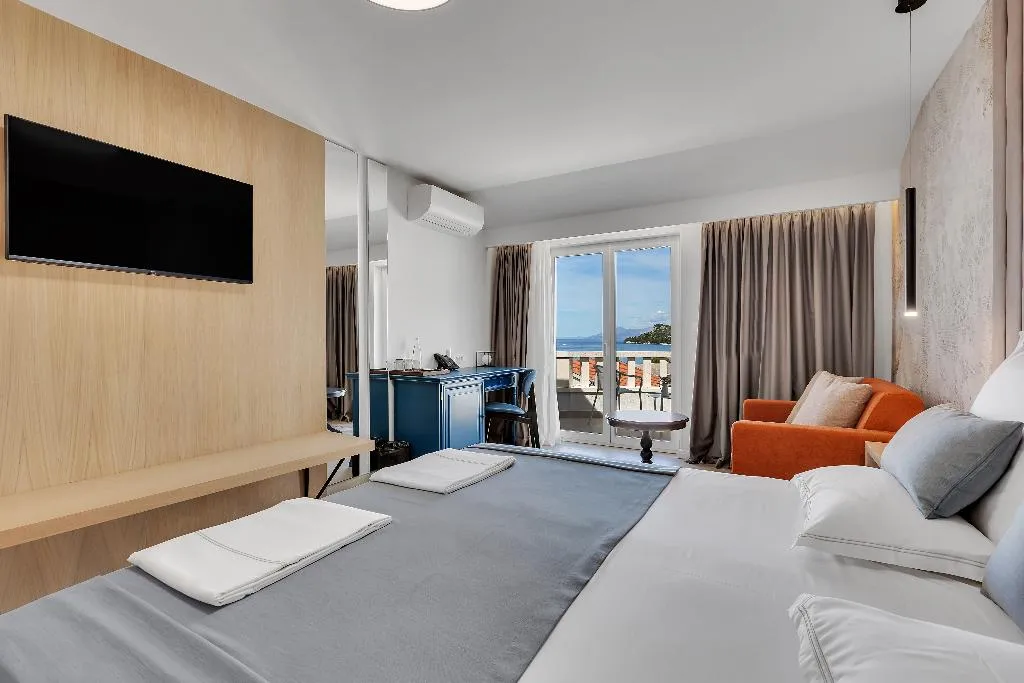 DOUBLE SIDE SEA VIEW Room, Laurentum, Split