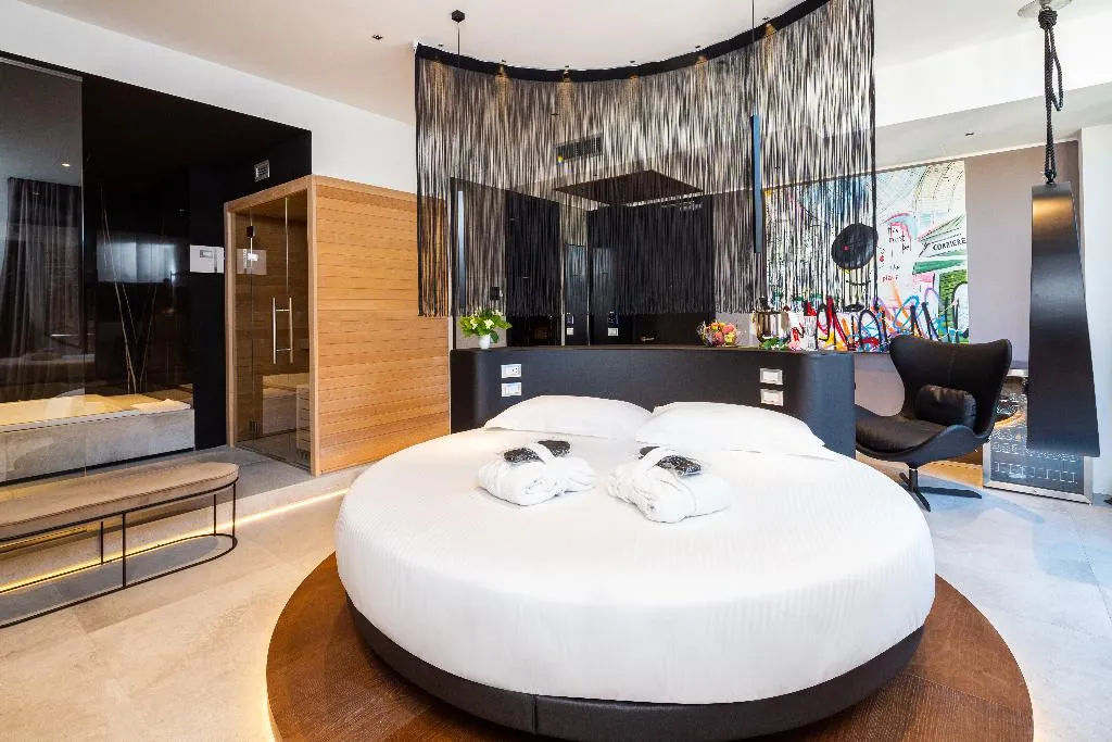 SUITE STANDARD Room, The Corner Duomo Hotel, Naples