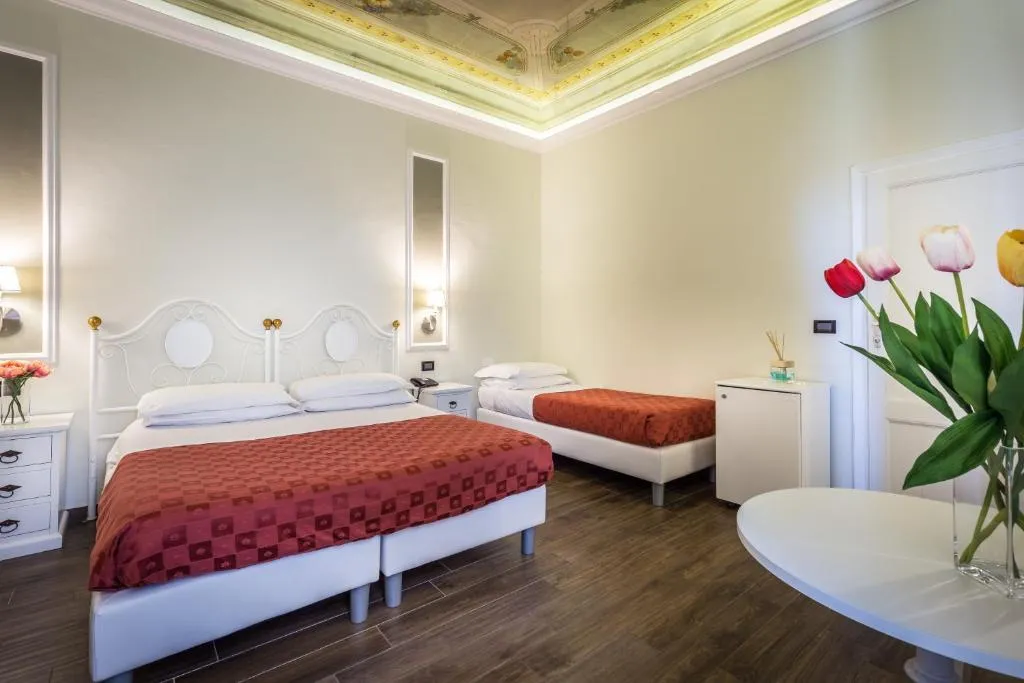 TRIPLE STANDARD Room, Ferrucci, Florence