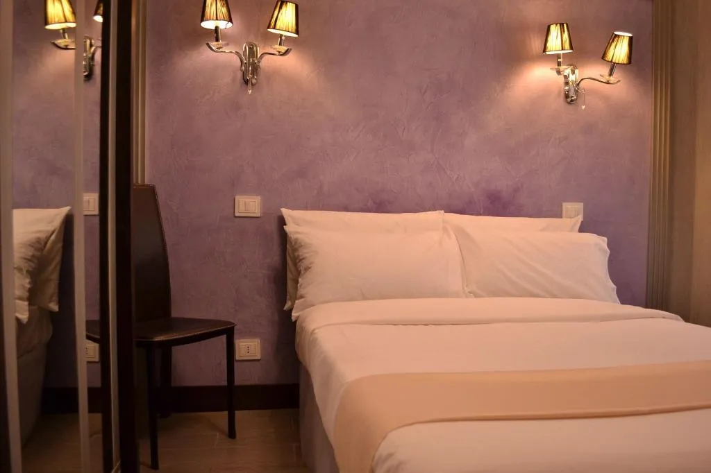Room, Tiburtina House, Rome