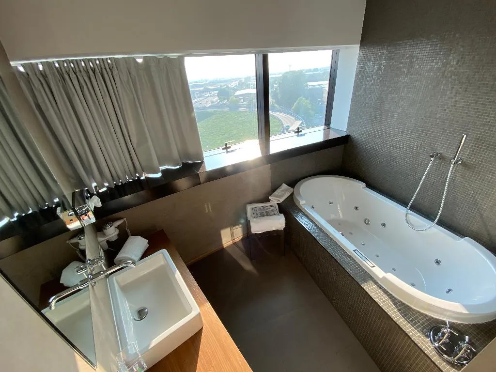 JUNIOR SUITE PRESTIGE Room, Devero Hotel & Spa, BW Signature Collection, Milan
