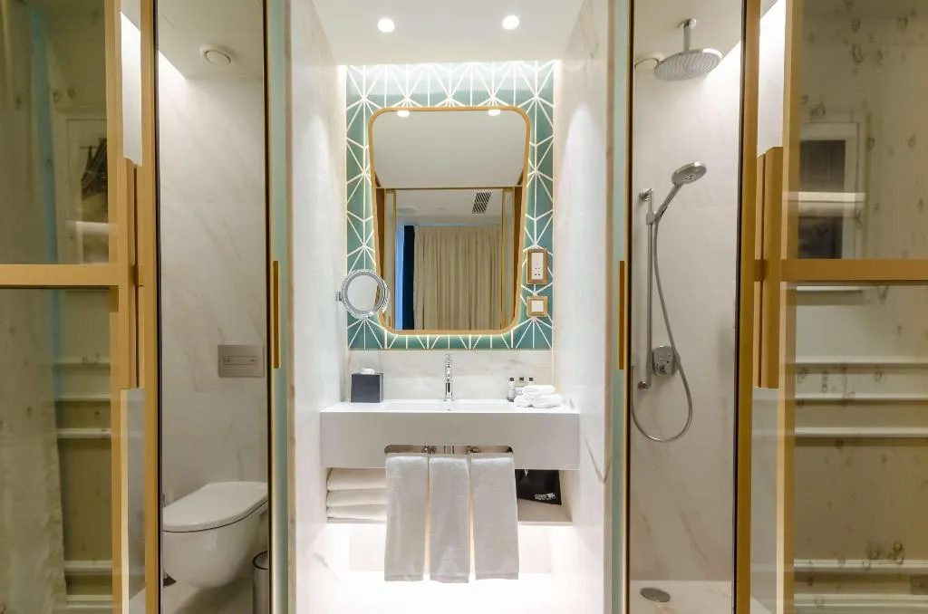 Room, The Emerald House Lisbon, Curio Collection by Hilt, Lisbon