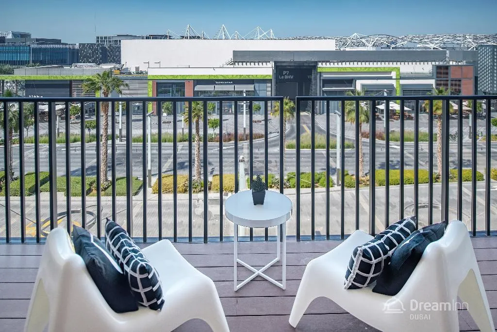Terrace, Dream Inn Dubai Apartments - City Walk, Dubai