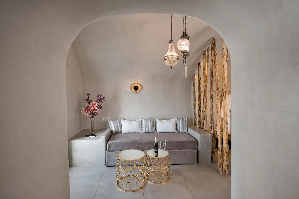 SUITE WITH JACUZZI Room, Athina Luxury Suites, Santorini
