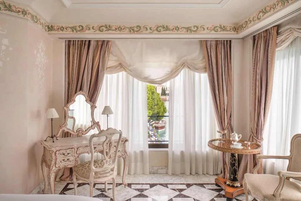 SUITE STANDARD Room, Hotel Cipriani, A Belmond Hotel, Venice, Venice