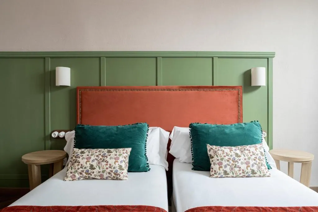 DOUBLE STANDARD Room, Honest Sevilla, Seville