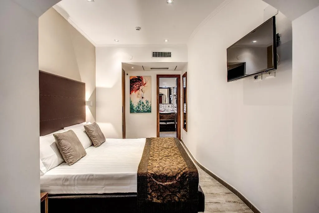 Double or Twin DELUXE Room, Rome Garden, Rome