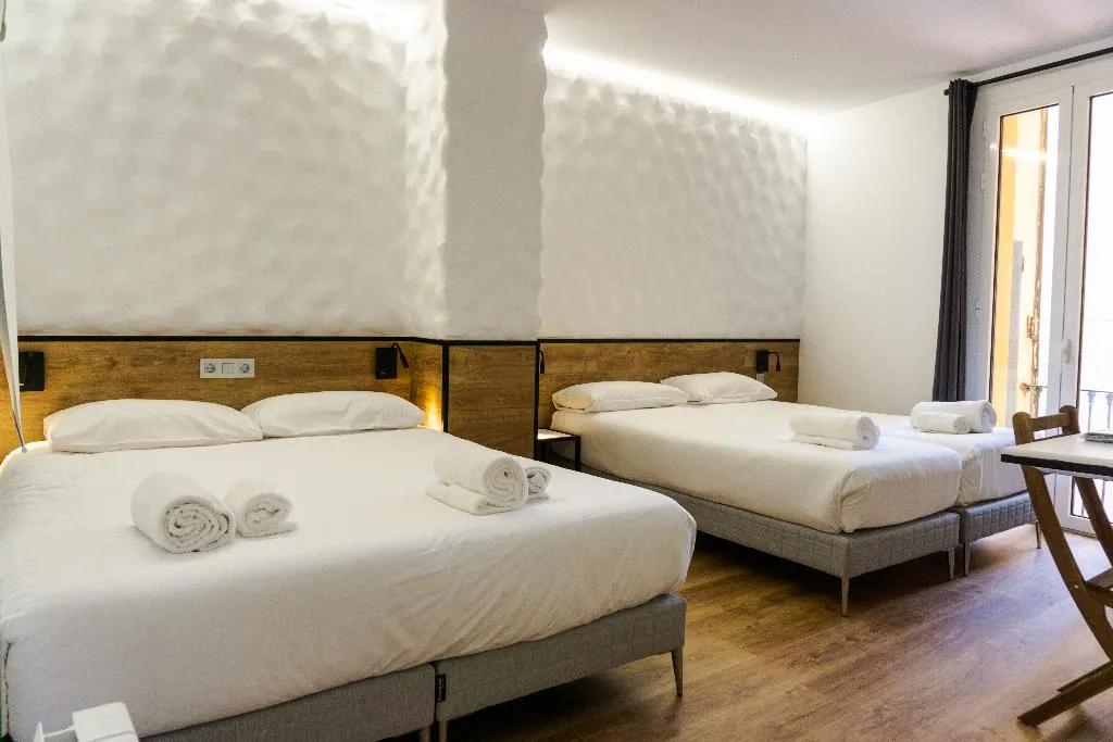 QUADRUPLE STANDARD Room, Fontanella Green House, Barcelona