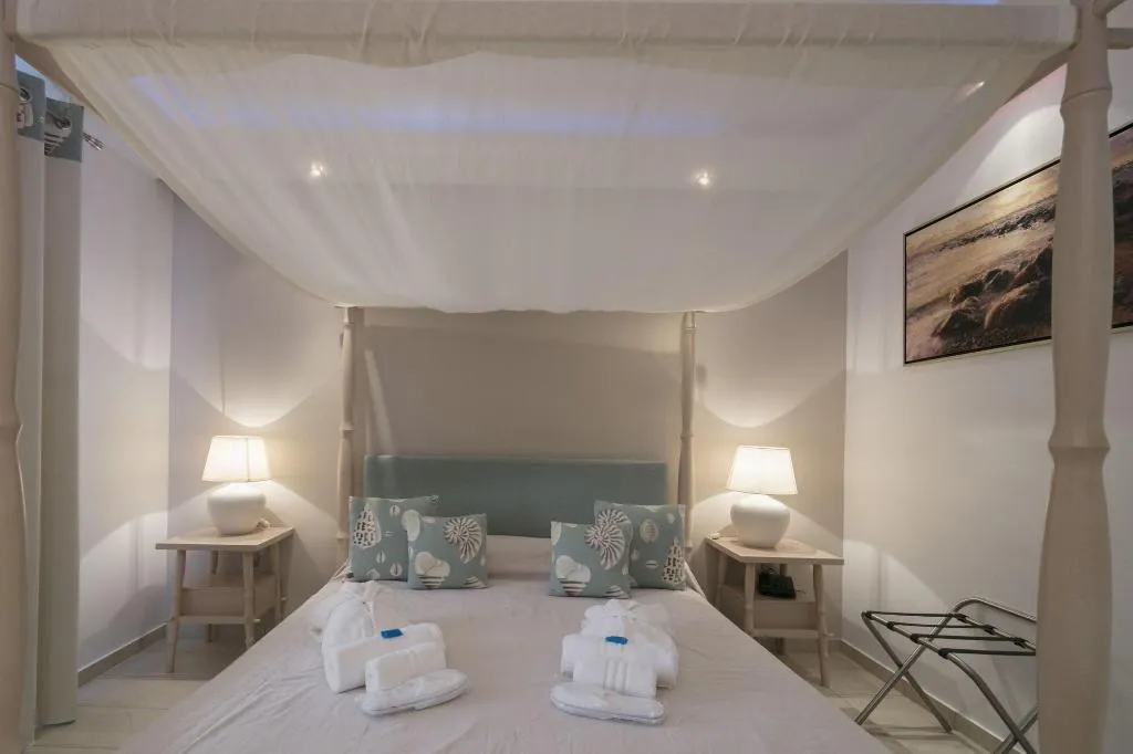 Room, Magic, Skiathos