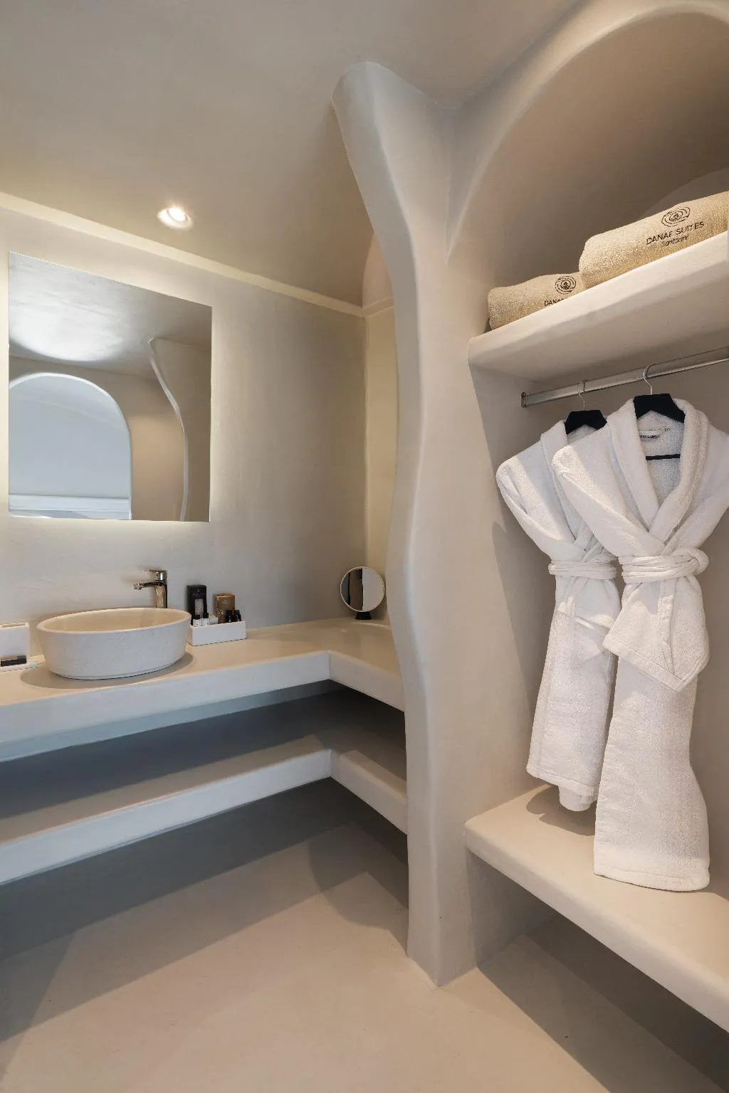 VILLA WITH PRIVATE POOL Room, Danae Suites, Santorini